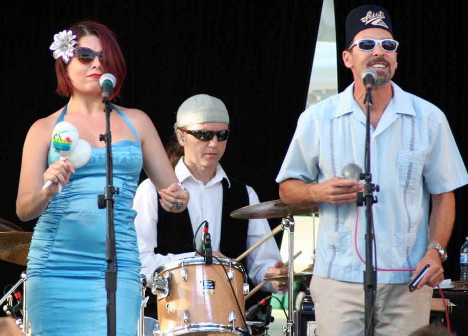 Billy Watson performing